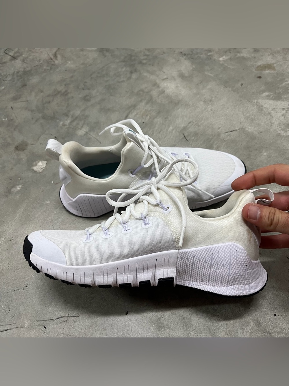 Nike Women’s White Athletic Sneakers with Pink Accents - Picture 3 of 8